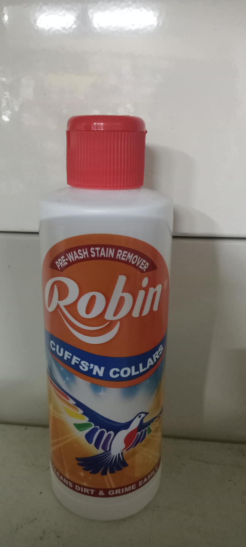 Robin cuffs'n collars cleans diry & grime easily