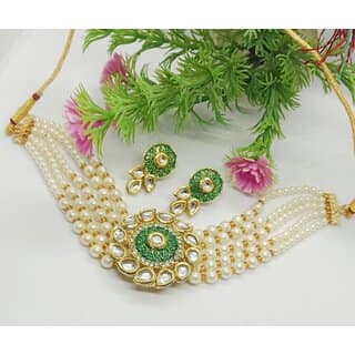 Green Meena Pendant with Real Dibbi Kundan Pearls Choker Jewellery Set
