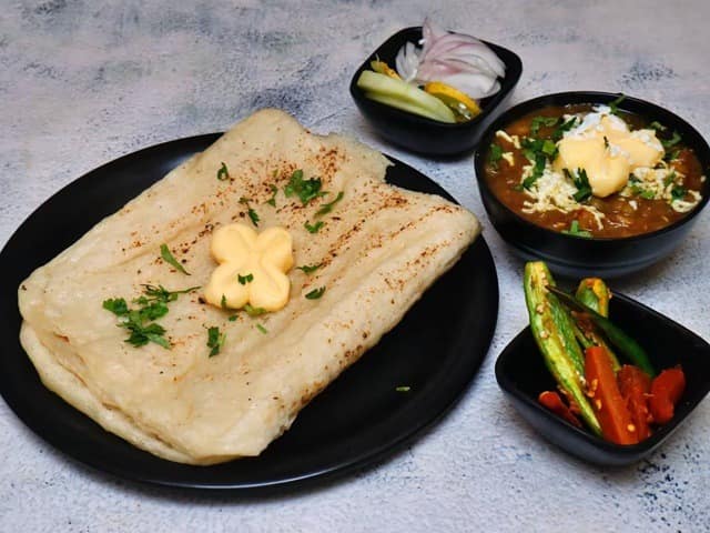 Paneer masala chole (lambe) kulche