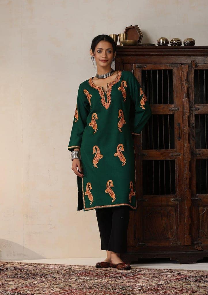 HOC Crafts Aari Embroidered Woollen Solid Women's Long Kurta - Green view 4