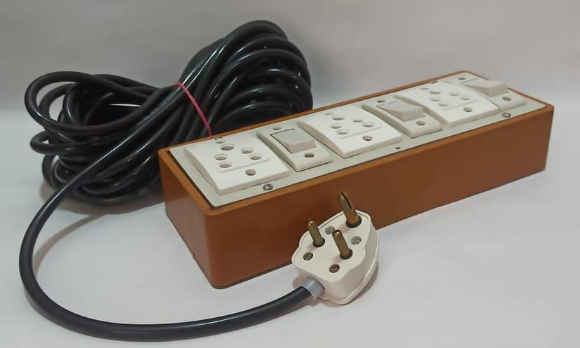 6A 3 Sockets (5 Pin Socket) & 3 Switch Extension Box with 6A Plug & 15m Wire view 4