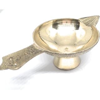 Ashtadhatu Diya With Handle In Medium Size To Spread Positive Energy In Your House