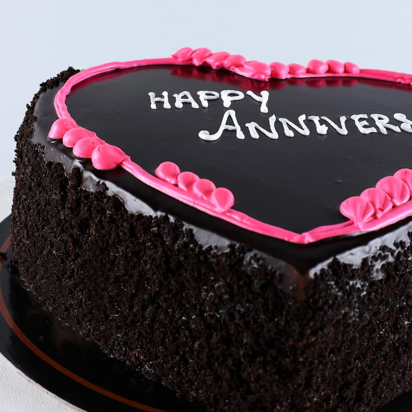 Happy Anniversary Heart Shaped Cake Half Kg view 4