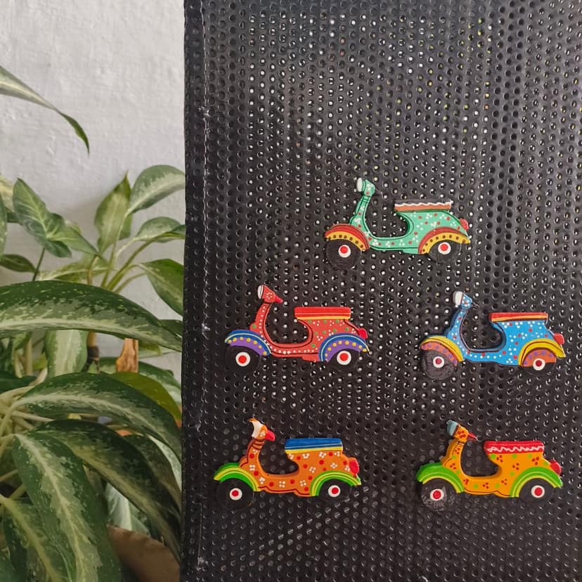 Mini Magnet - Scooter view 2