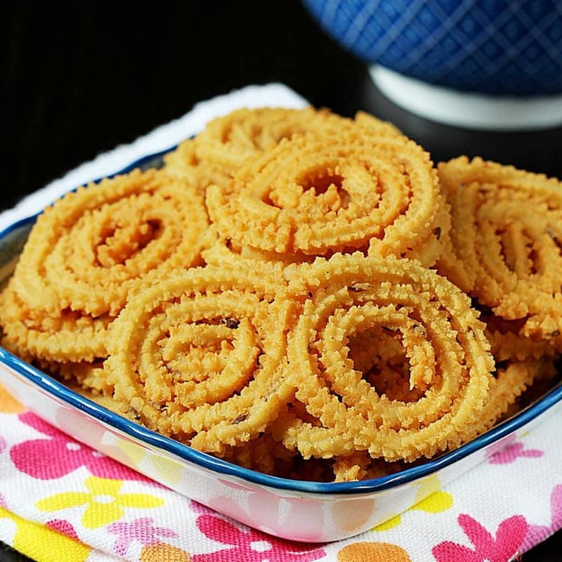 CRUNCHIZZ - 3 in 1 SPRING CHAKLI/MURUKKU COMBO I Spicy, Salty & Palak Flavors I Traditional South Indian Recipe I No Artificial Additives I Authentic & Crunchy I 200 Gram Each I Total 600 Grams view 7
