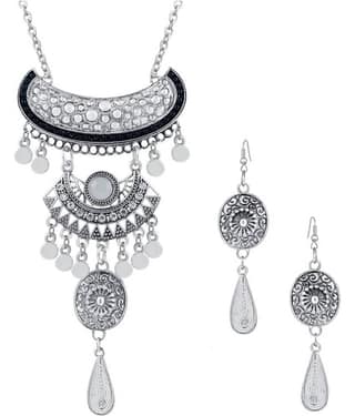 The Jewelbox Necklaces Set