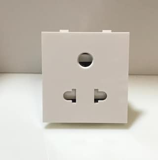 ADORA 6A 3 PIN SOCKET WITH SHUTTER 2M