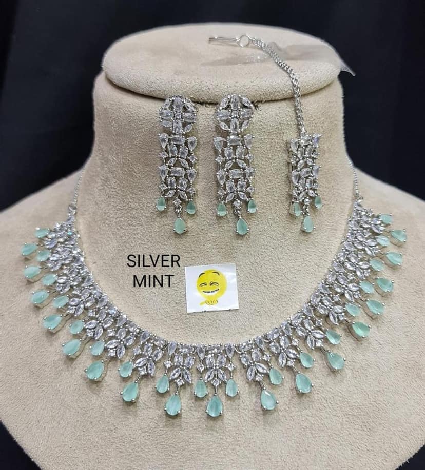 Trandy high-quality American diamond necklace view 2