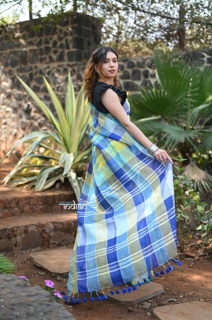 Exclusive! Pure Linen Saree in Beautiful Geometric Checks All over~Green Blue Shades view 4