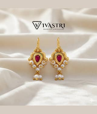 VIVASTRI Golden EarCuff Earrings ( Pack of 1 )