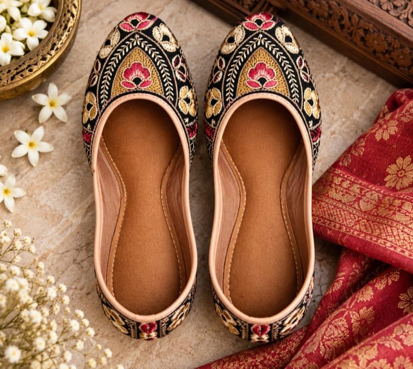 Premium Black Handmade Embroidered Jutti with Zari & Floral Thread Work - Custom Fit view 3