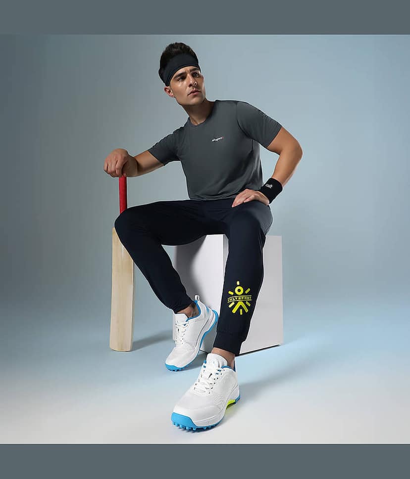 Avant Active Force White Cricket Shoes view 6