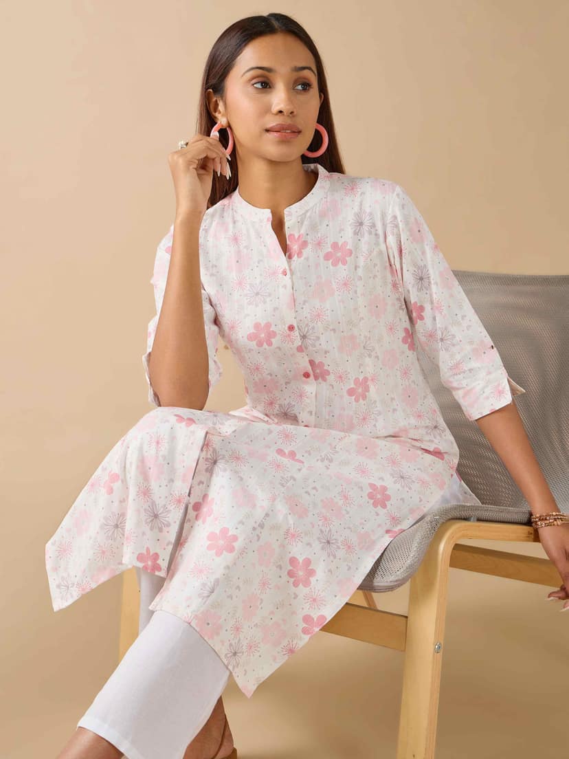 White Cotton Dobby Printed Kurti With Princess Cut view 2