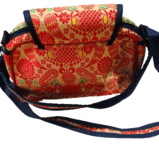 ASOMI HAND CLUTCH view 3