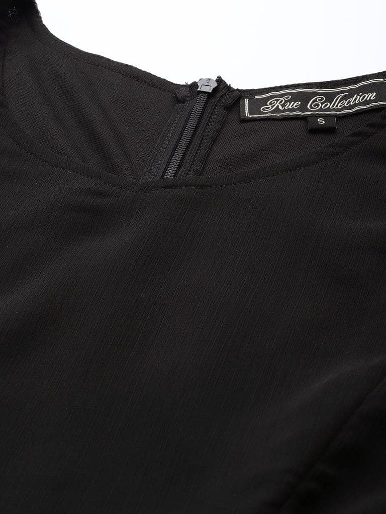 Women Black Solid Crop Top view 2