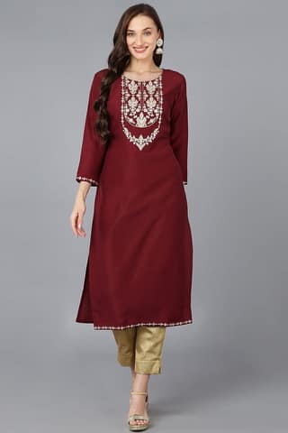 Maroon Silk Blend Solid Embroidered Straight Kurta VCK9081