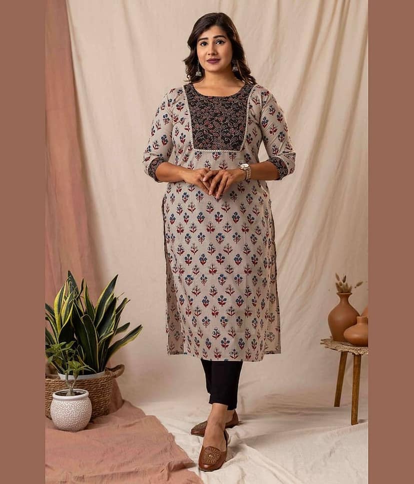 AMTHI Women Cotton Self Design Straight Kurti ( Cream )