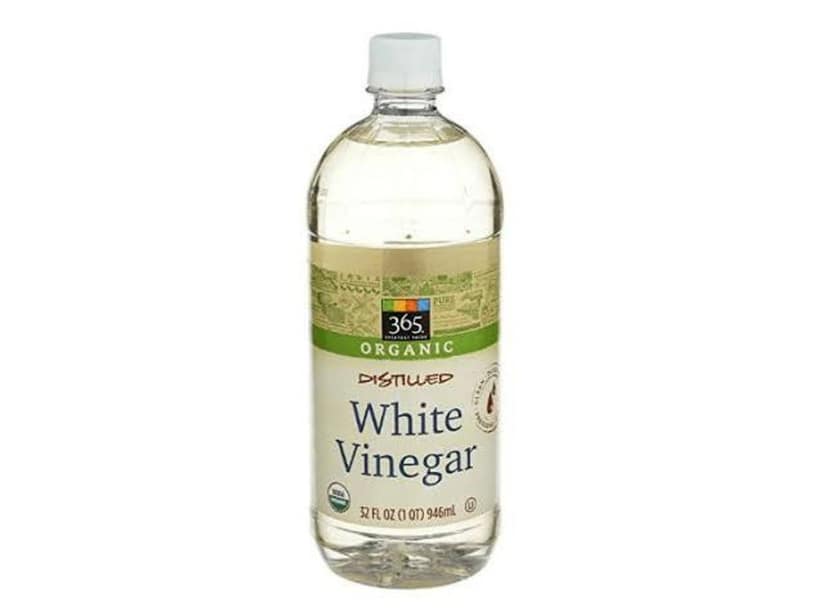 365 Organic Distilled White Vinegar - 946 mL - One plastic bottle view 2