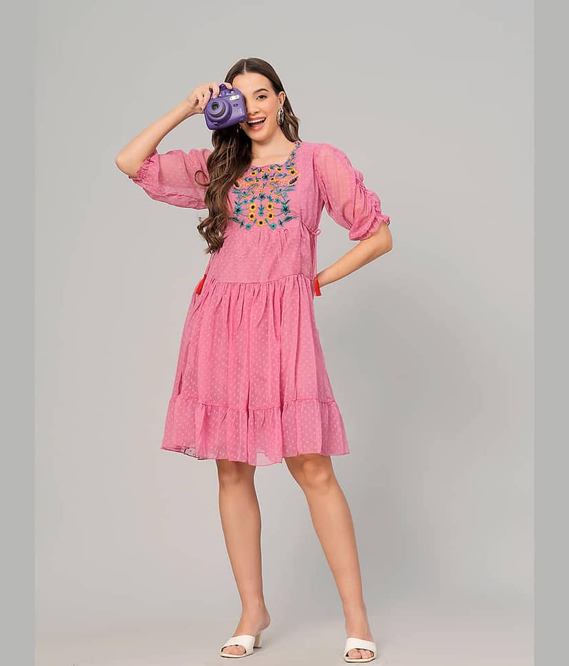 JC4U Women Crepe Printed Fit & Flare Dress ( Pink )