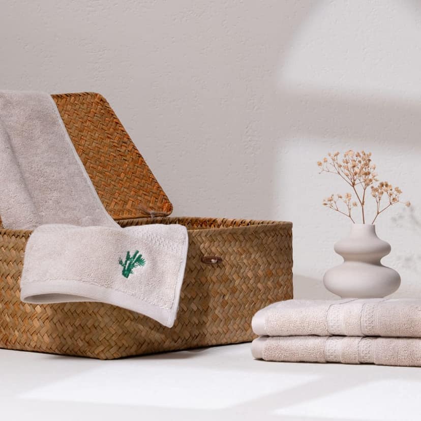 Feather & Spun Bamboo Cotton Hand Towel | Lavender Fragrance | Oeko-TEX® Standard 100 | Anti Microbial | Fade Resistant | Double Needle Stitch | 600 GSM - 40 cms x 71 cms (Pack of 2) view 4
