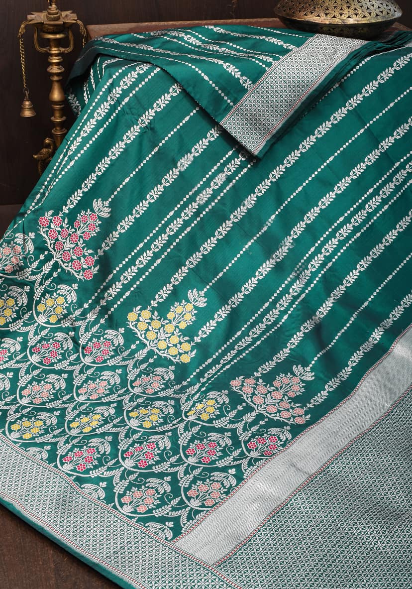 Exquisite Chandelier Design Grand kadhuwa Meenakari Banarasi Silk Saree in Rama Green| SILK MARK CERTIFIED view 3