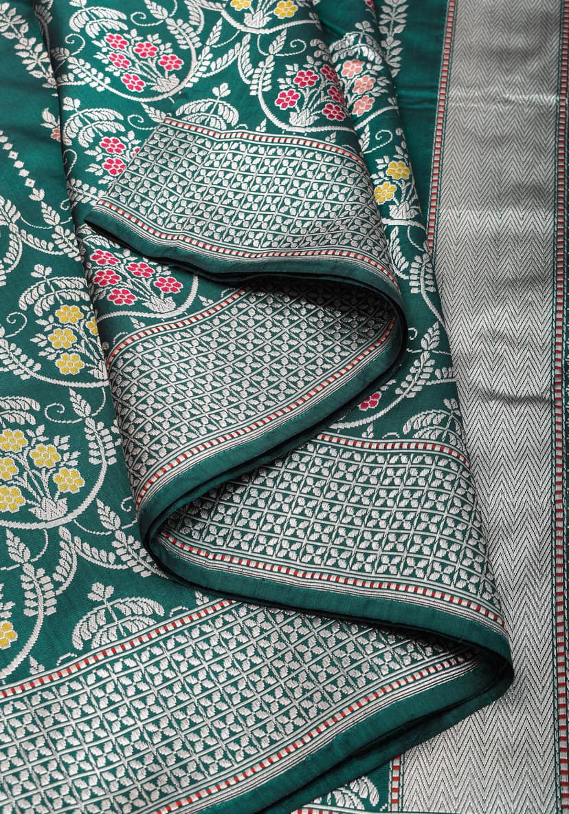 Exquisite Chandelier Design Grand kadhuwa Meenakari Banarasi Silk Saree in Rama Green| SILK MARK CERTIFIED view 7