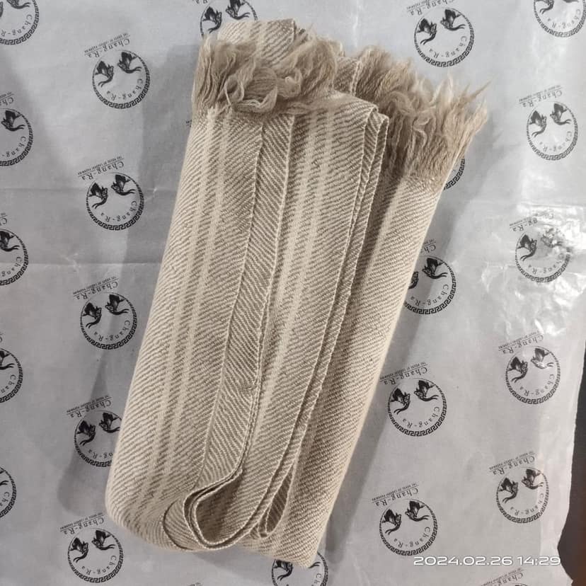Pashmina Muffler Machine Spun and Handwoven view 3