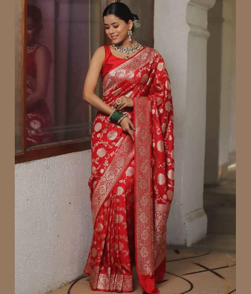 GARIYA Art Silk Embellished Banarasi saree With Unstitched Blouse Piece ( Green )