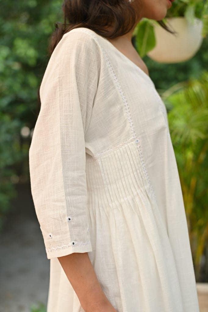 Jasmine Sindhi Hand Embroidered Cotton Kimono Sleeve Kurta view 5