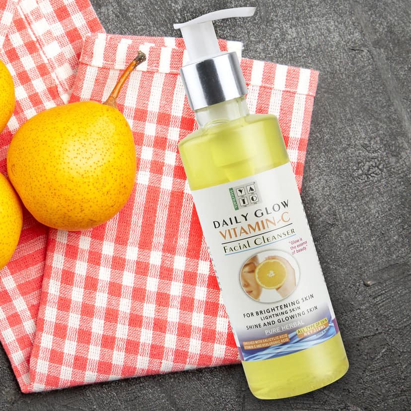 YATO Herbals Vitamin C Daily Glow Face Cleanser view 2