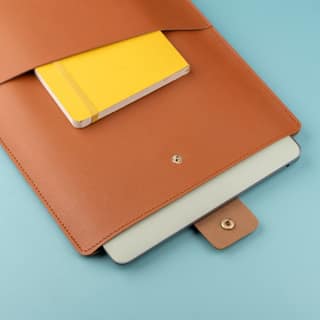 Snug Shield Laptop Sleeve 25cm x 35cm Snug Shield Laptop Sleeve 25cm x 35cm - Brown