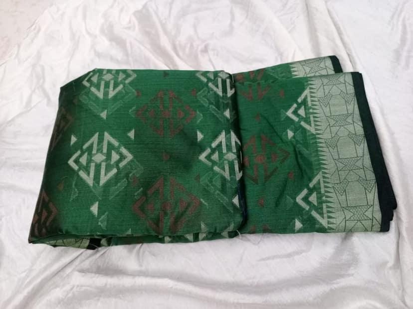 Women's Handmade Dark Green Design Saree view 2
