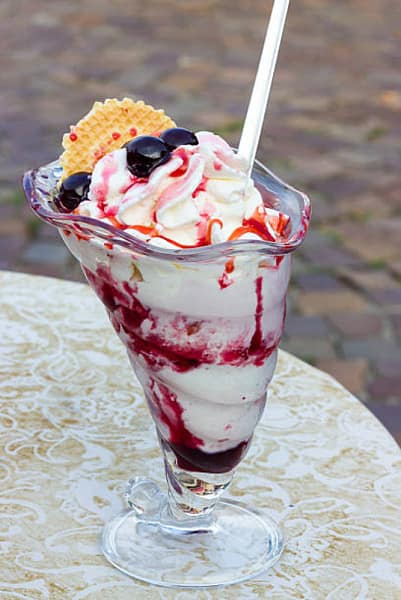 Berry salty sundae