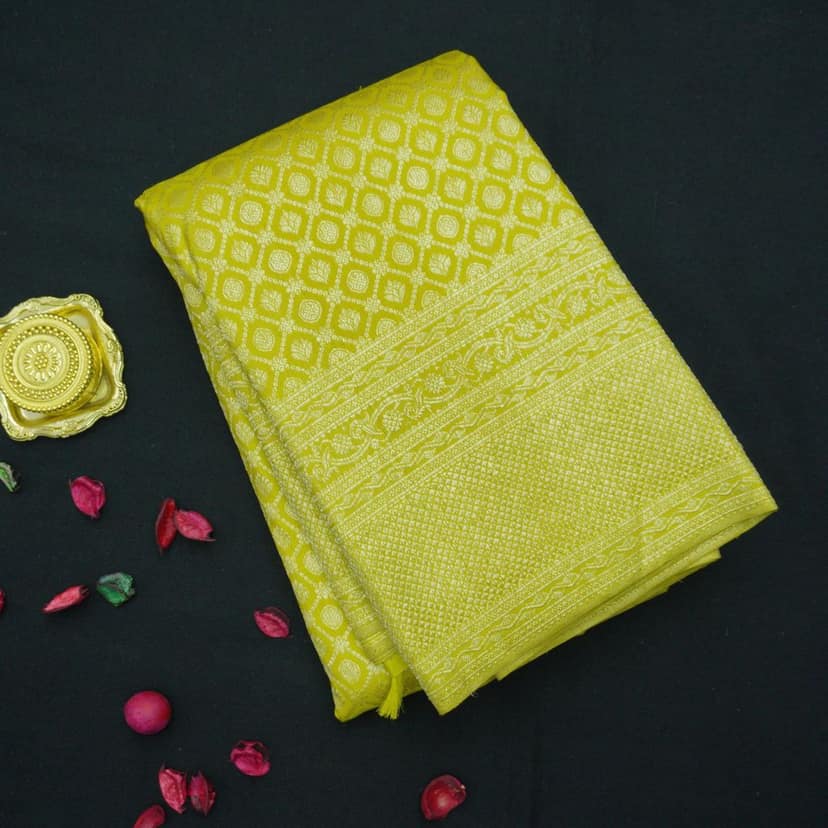 Pastel Green Color Kanchipuram Silk Saree Self Jacquard view 3