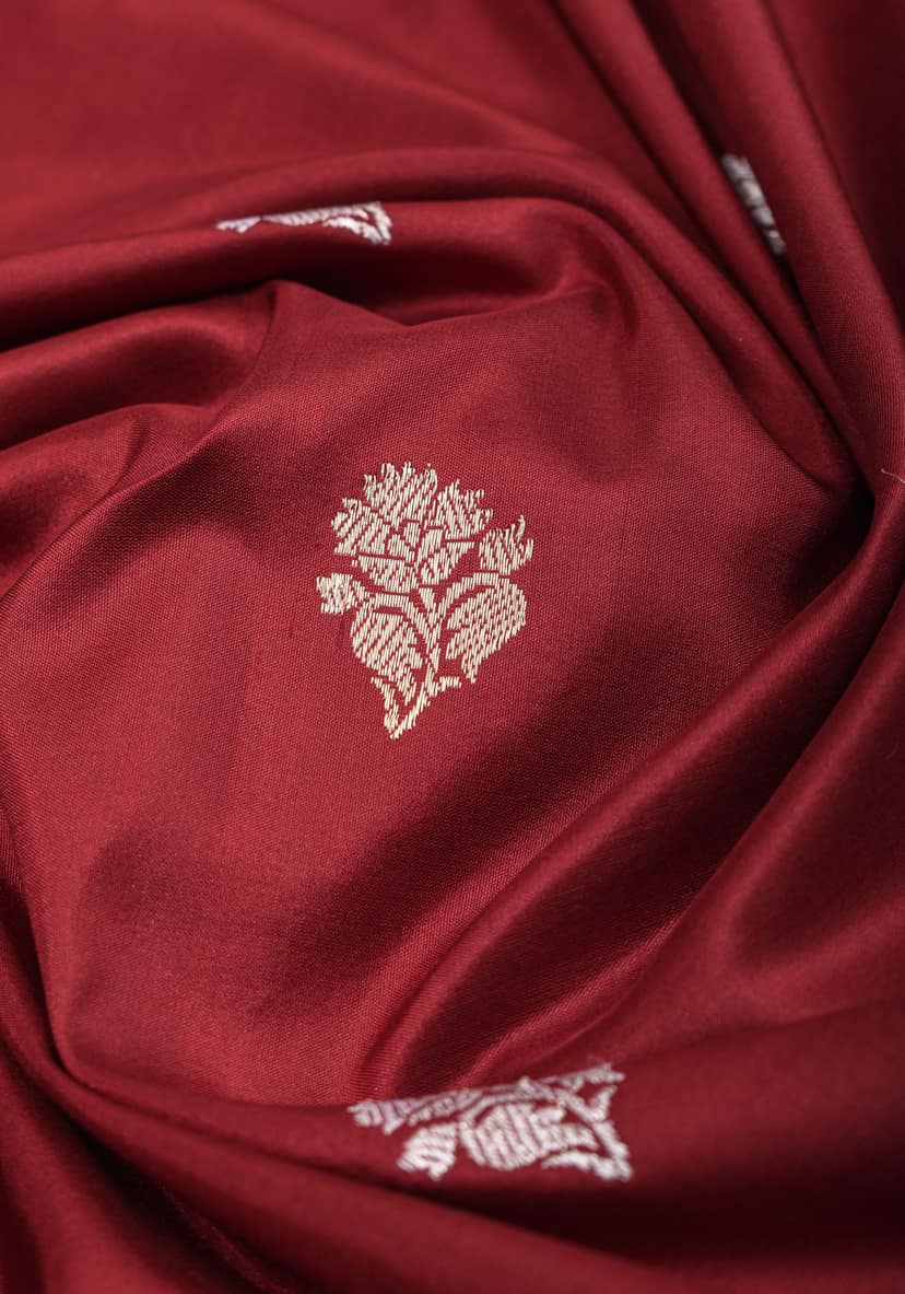 Exquisite Scalloped Banarasi Katan Silk Saree with Trendy Meenakari design,Intricate Pallu and Zari | SILK MARK CERTIFIED view 6