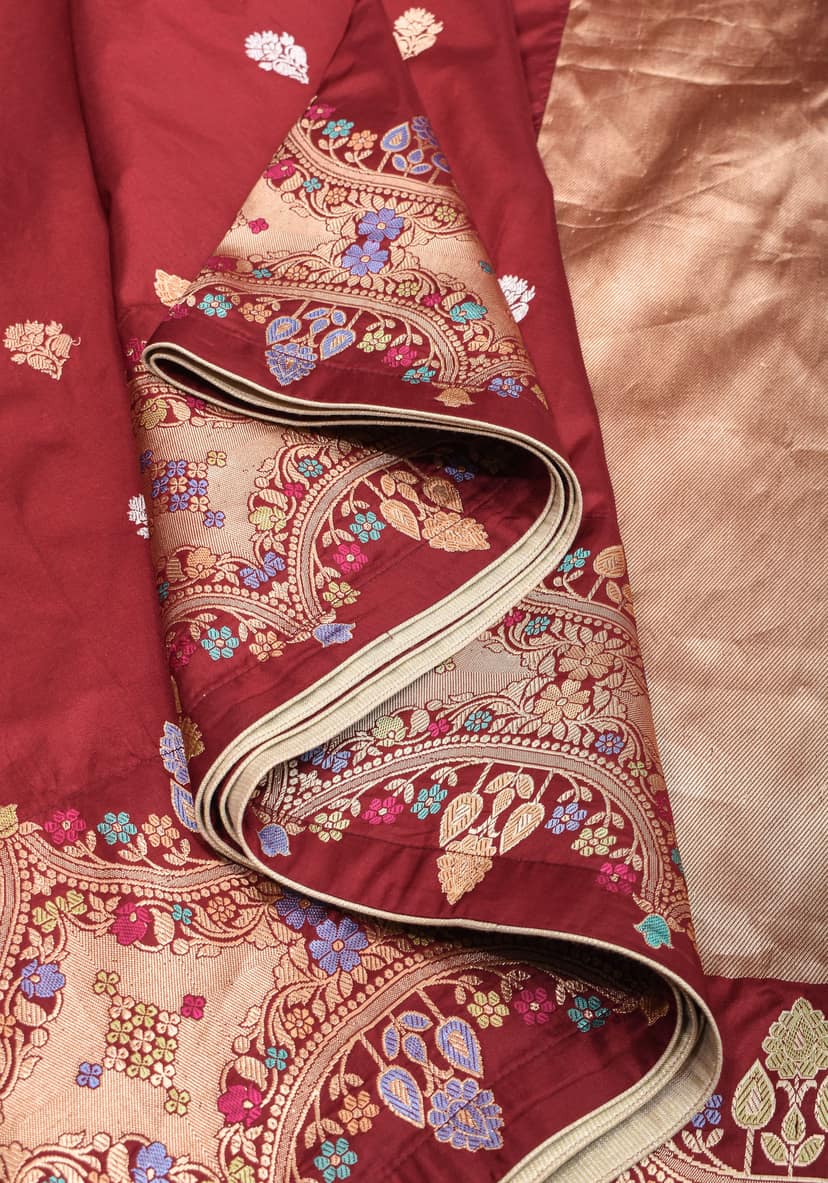 Exquisite Scalloped Banarasi Katan Silk Saree with Trendy Meenakari design,Intricate Pallu and Zari | SILK MARK CERTIFIED view 7