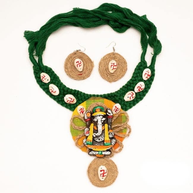 Handcrafted Necklace With Earings view 2