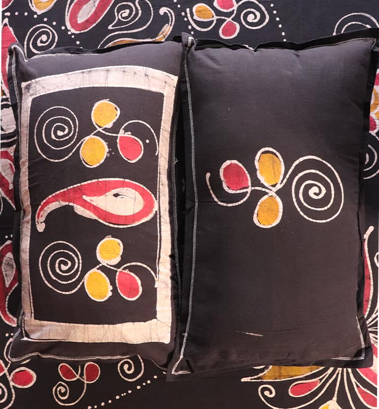 Handcrafted Batik Print Cotton Double Bed Sheet with Two Pillow Covers view 4