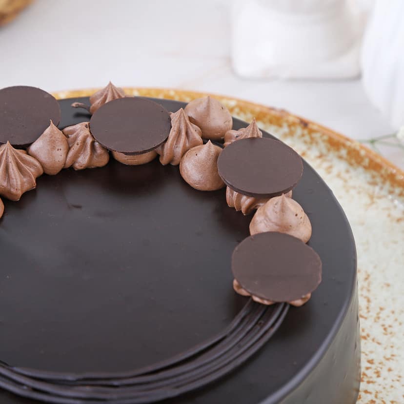 Creamy Chocolate Dream Cake Half Kg view 2