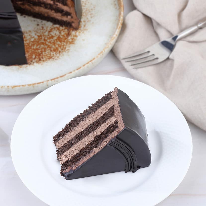 Creamy Chocolate Dream Cake Half Kg view 3