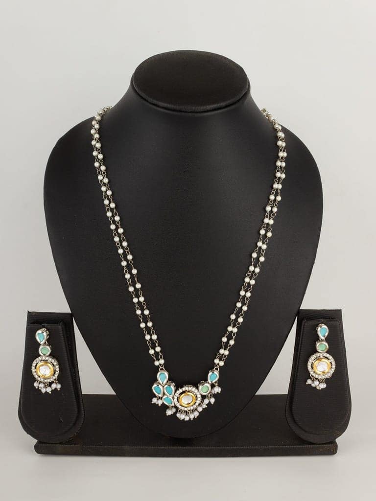 Morison Glistening Topaz Pendant Set Radiance in Every Sparkle view 3