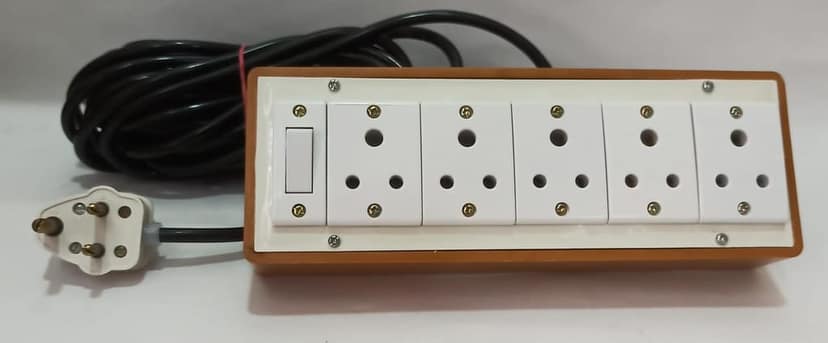 6A 5 Sockets (3 Pin Socket) & 1 Switch Extension Box with 6A Plug & 40m Wire view 4