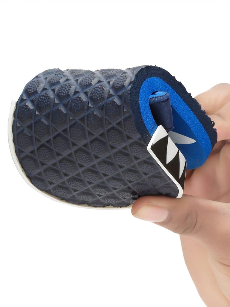 Premium Shark V-Shape Flip-flops With Foxing (Unisex) view 7