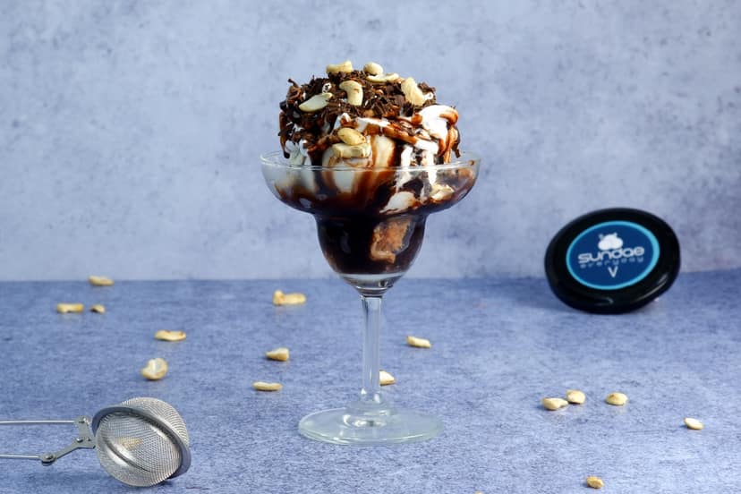 Chocolate fudge sundae large