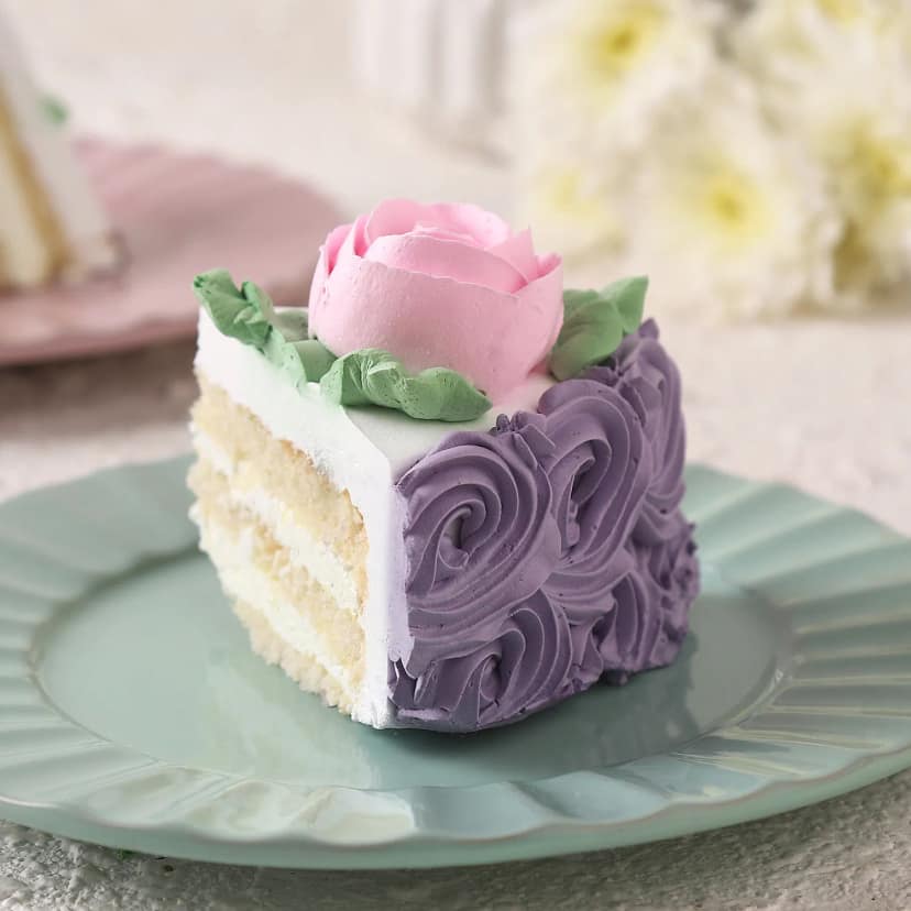 Women s Day Special Flowers Cake Half Kg view 3