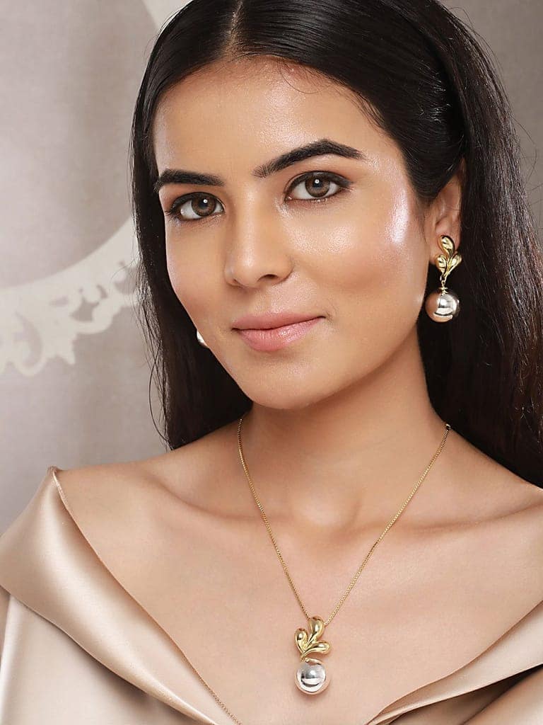 Anti-Tarnish Gold & Silver Plated Leafy Chunky Earrings & Locket Jewellery Set view 3