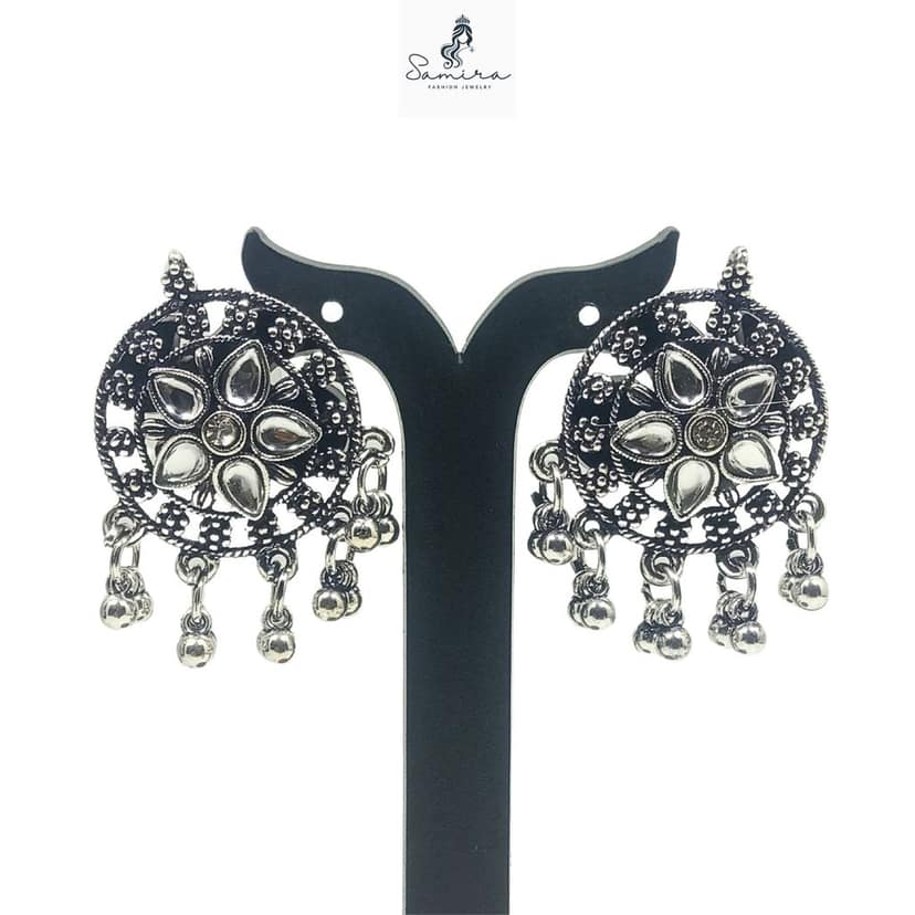 SAMIRA Luxury Handcrafted Necklace Jewellery Set with Ear Rings Oxidized Rhombus Pendant view 4