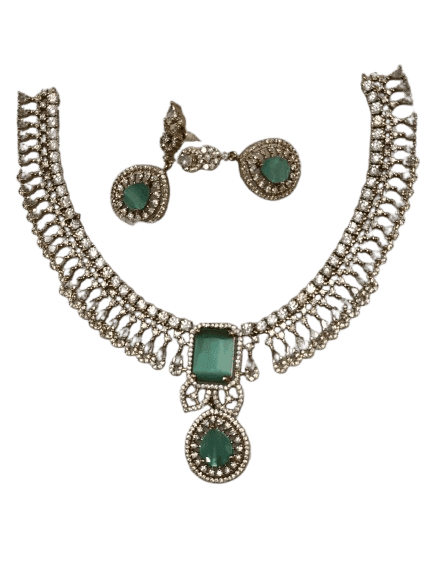 Stunning Silver and Green Emerald Necklace Set with Intricate Design view 2