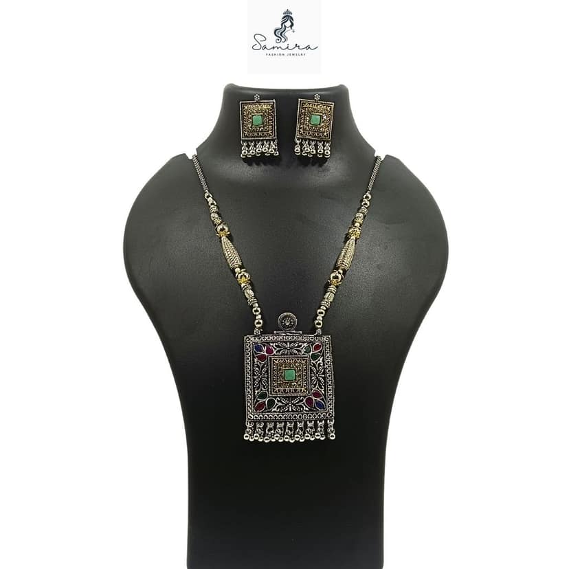 SAMIRA Luxury Handcrafted Necklace Jewellery Set with Ear Rings Oxidized Square Pendant view 2