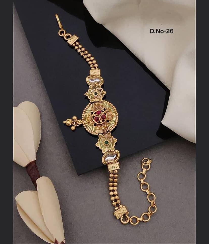 Shivay Fashion Gold Bracelet ( Pack of 1 )